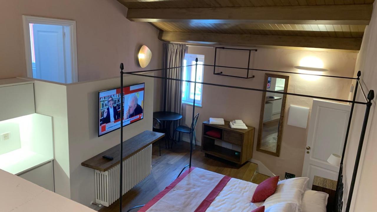 Dimora Del Leone Gaeta Bed and Breakfast Eksteriør billede